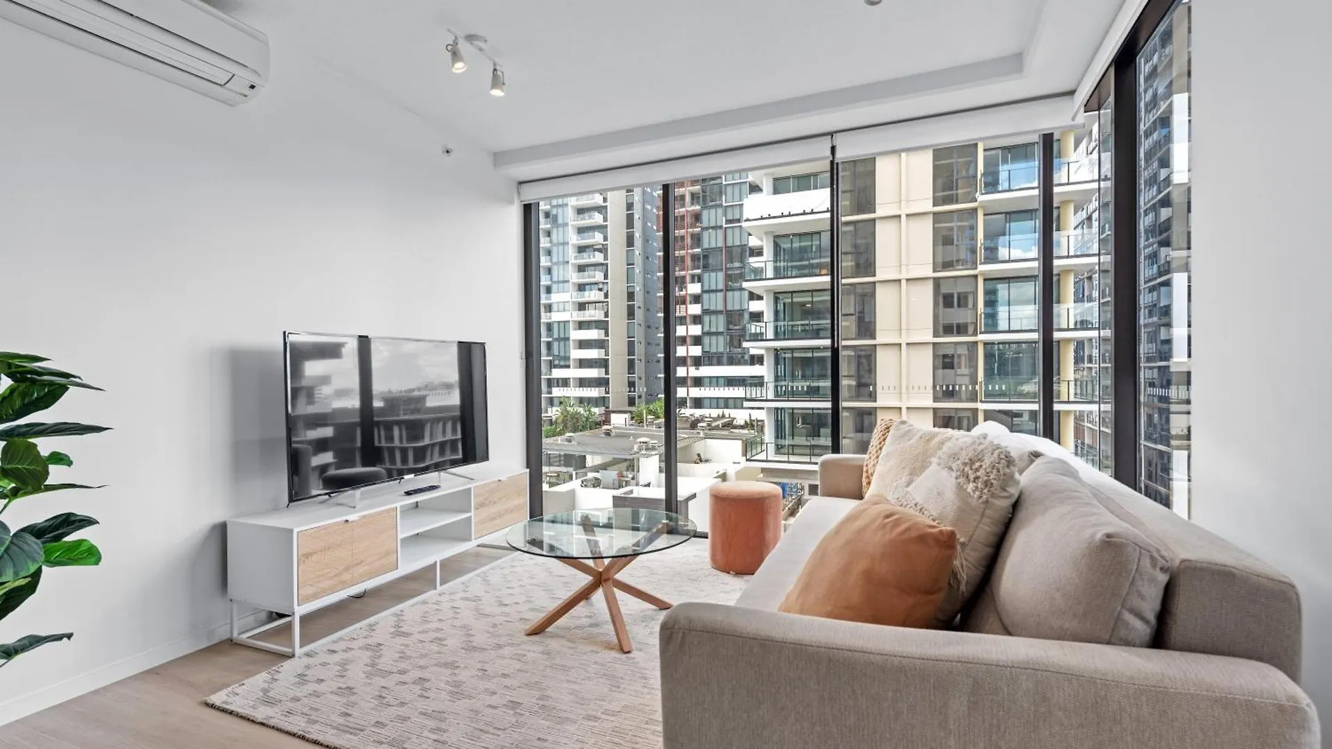 Stylish Fish Lane Apt With Roof Pool, Car Park And Gym Μπρίσμπεϊν