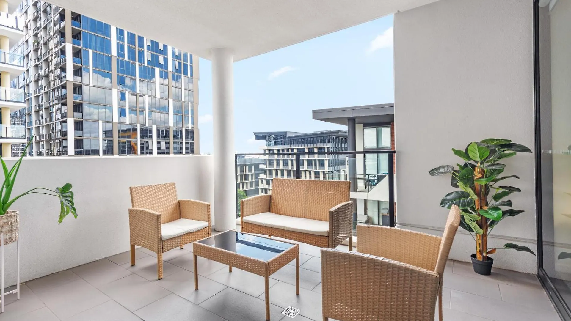 Stylish Fish Lane Apt With Roof Pool, Car Park And Gym Brisbane 0*,