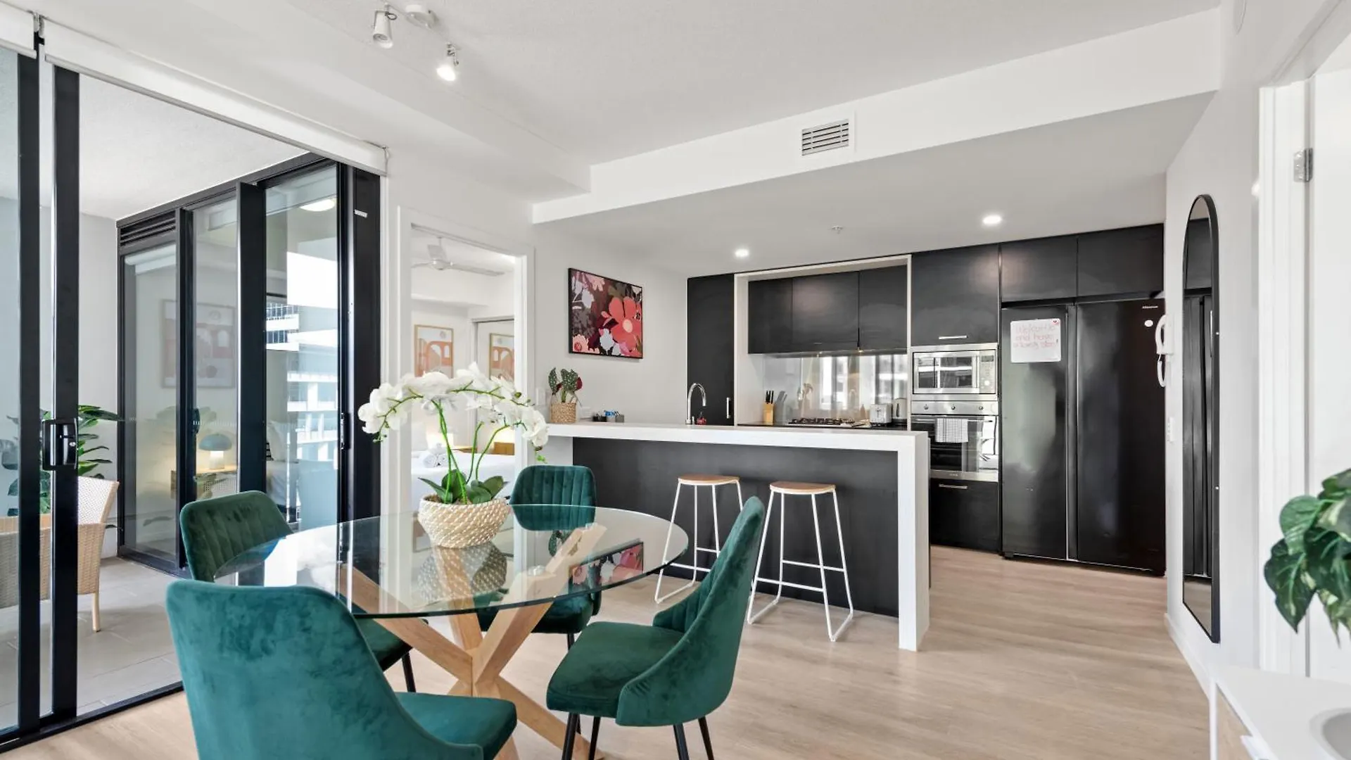 Apartment Stylish Fish Lane Apt With Roof Pool, Car Park And Gym Brisbane Australia